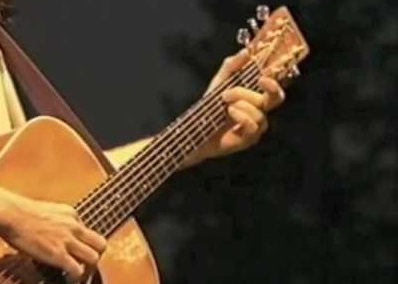 Fingerstyle Guitar: Wonder How It’s Done?  Take Lessons and Find Out!